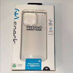 Speck Presidio Perfect-Clear Case for iPhone 6.7" Pro (2023) - Transparent
